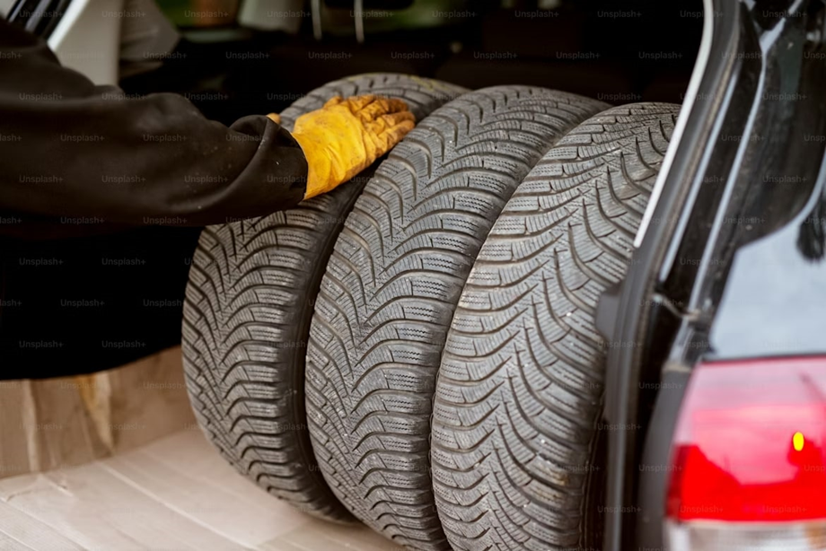 Przegrzane opony tracą stabilność, więc warto pilnować tempa