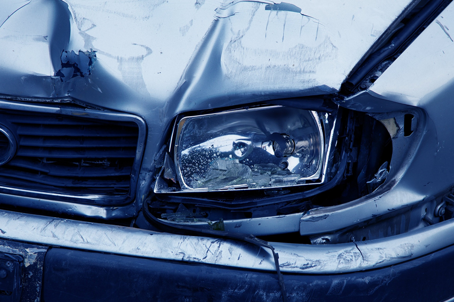 W razie wypadku samochodem służbowym, należy powiadomić pracodawcę nie zważając na ewentualne porozumienie ze stronami wypadku