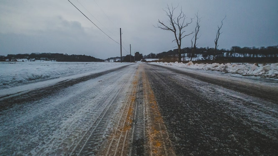 Gołoledź jest również nazywana czarnym lodem