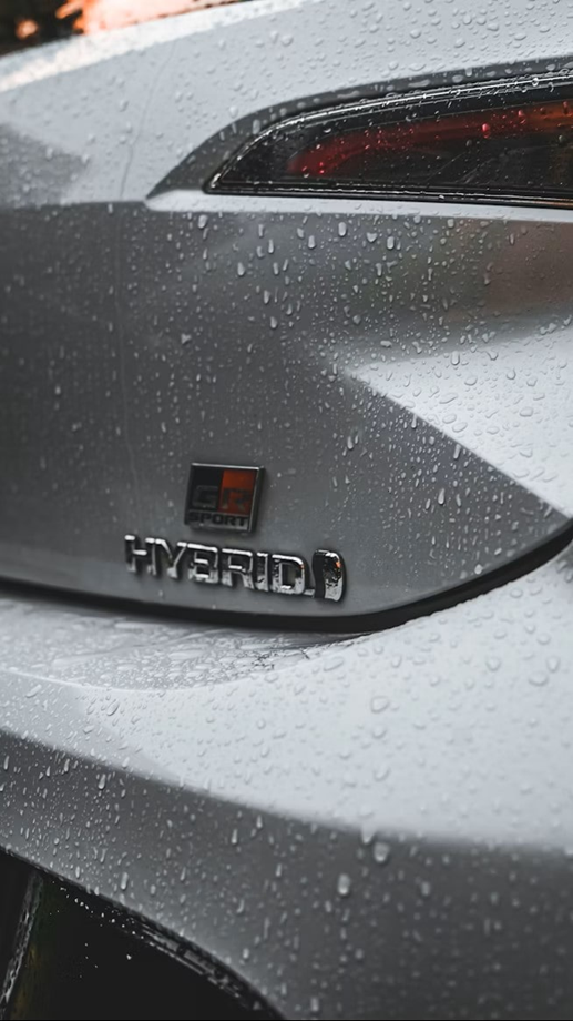 Niskie zużycie paliwa w hybrydzie zaczyna się od stylu jazdy