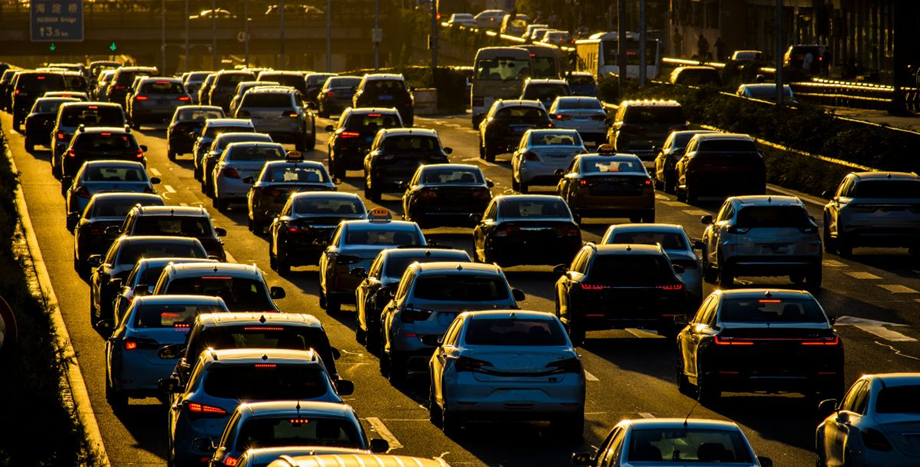 Korki na autostradzie mogą pojawić się także bez wystąpienia wypadku czy kolizji