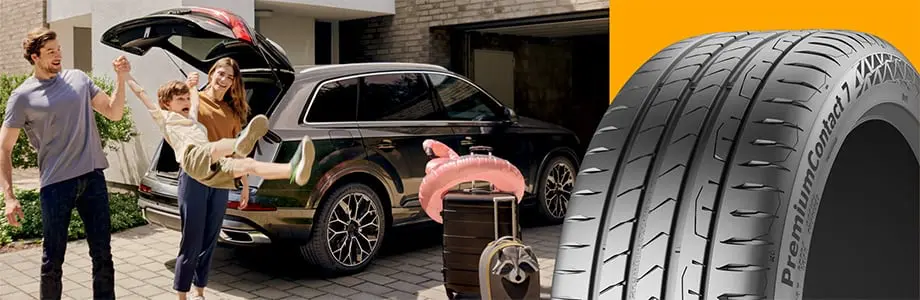 Rodzina przy samochodzie wyposażonym w oponę Continental PremiumContact 7